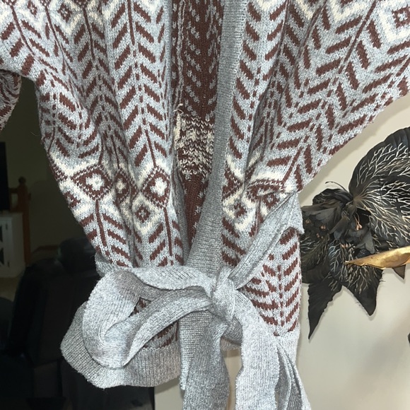 FOREVER21 SMALL SWEATER OBO NO FLAWS - Picture 2 of 4